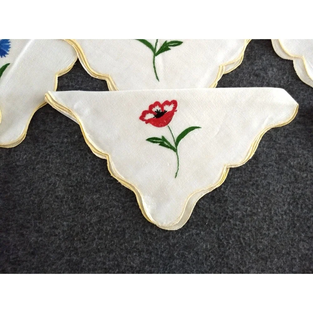 Vintage Hand Embroidered‎ Cloth Dinner Napkins Set/12 Floral Scalloped Edge NEW
